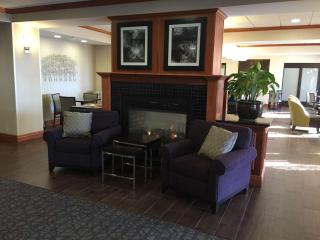 Newly Renovated Hampton Inn Omaha West Lakeside - Omaha - 7