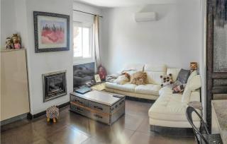 3 Bedroom Beach Front Home In Sausset-Les-Pins - 9