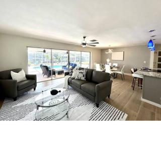 Pelican Waterfront Paradise with Boat Lift - Cape Coral - 5