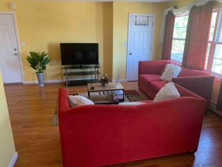 Family 3-bedroom home (2nd floor near EWR/Outlet) - 9