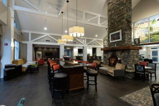 Hampton Inn & Suites Raleigh Cary Lenovo Center - Cary - 2