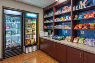 Hampton Inn & Suites Louisville East - 1