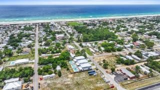 Pet Friendly Beach House - Totally Beachin by Panhandle Getaways - Panama City Beach - 7