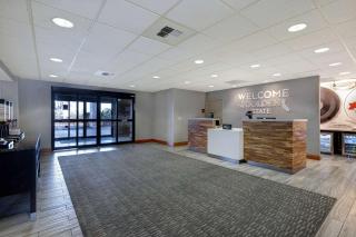 Hampton Inn & Suites Tulare - Tulare - 1