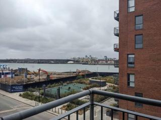 Homely 2 bed duplex with a river view - Southampton - 4