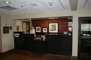 Hampton Inn Uniontown - Uniontown - 8
