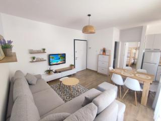 Saeri's Stylish Apartment - Shëngjin - 9