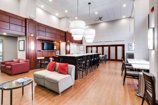 Hampton Inn & Suites by Hilton Brantford - Brantford - 2