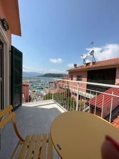 Favolosa stanza gialla con terrazzino vista mare Mottino23 - Lerici - 9