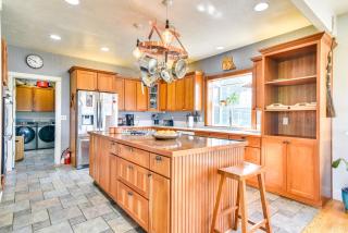 Rainier Home on 20 Acres with Blueberry Farm! - 9