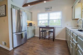 Hickory House B & B - - 1