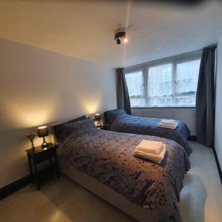 3Beds Family Friendly in London with good transport links - 1