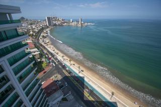 Torre Eme Penthouse Oceanview Condo 1507 With Pool - Mazatlán - 0