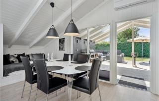 Amazing Home In Tarm With Kitchen - 7