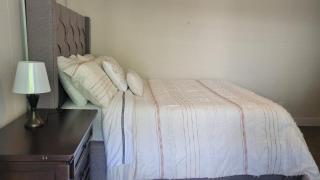Spacious Room to Stay In - 5