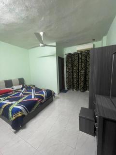 Elvina Guesthouse @ Laguna Condo Resort PD - Kampong Tanah Merah - 0