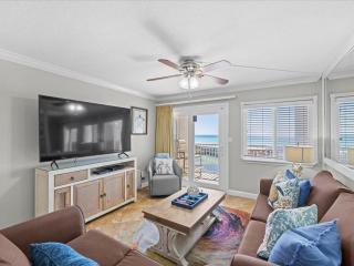 Holiday Surf and Racquet Unit 304 - 2