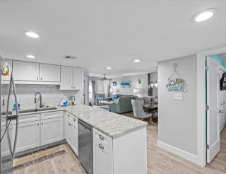 Holiday Surf and Racquet Unit 404 - 3