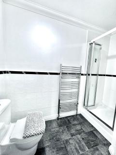 Riverview Apartment 2 bed, 2 bath, Free Parking / WiFi - 1