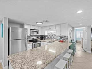 Holiday Surf and Racquet Unit 617 - 3