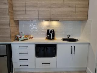 Hampton on Washington - FREE Wifi and Netflix - 2