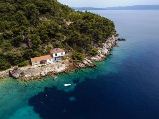 Secluded fisherman's cottage Cove Skozanje, Hvar - 4009 - Gdinj - 0