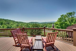 Hot Tub and Game Room Spacious Nebo Cabin! - 0