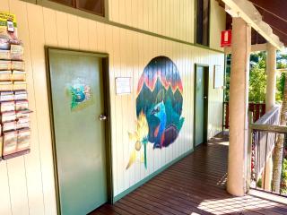 Jackaroo Treehouse Rainforest Retreat - 1