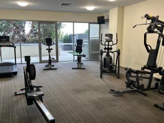 Exclusive Apartment with Ocean Views - Caloundra - 3