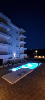 Cold Bay Mansion - Bar - 4