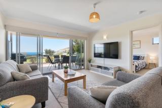 Seaview Getaway - 2 2 Solway Cres EncounterBay - BYO Linen - Encounter Bay - 2