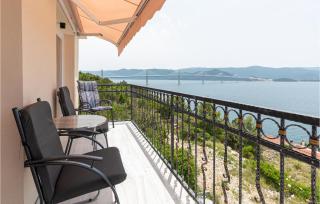 Lovely Apartment In Komarna With House Sea View - 3