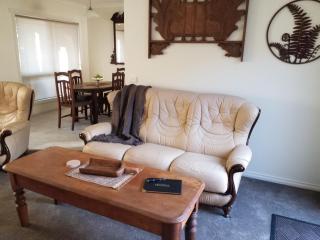 Bright Deluxe No.1 TOWNHOUSE ACCOMMODATION - Bright - 5