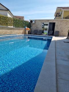 Villa with Pool & Garden apartment 2 Vuk - 2