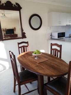 Bright Deluxe No.1 TOWNHOUSE ACCOMMODATION - Bright - 2