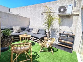 AppartCosy Emplacement Idéal avec Terrasse & Parking Privé - Nîmes - 9