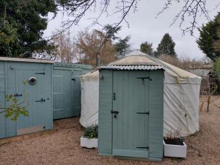 South Wales Yurt-Cosy, log burner & private garden - - 0