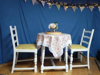 South Wales Yurt-Cosy, log burner & private garden - - 1