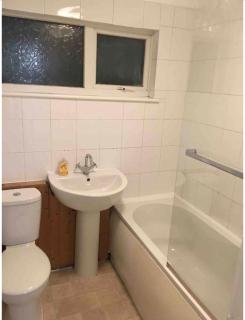 Eastbourne Large Double Room with WiFi & Kitchen - Polegate - 3