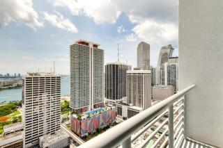 Trendy Downtown Miami Studio Pools, Views and More! - 9