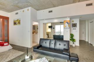 Trendy Downtown Miami Studio Pools, Views and More! - 7