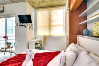 Trendy Downtown Miami Studio Pools, Views and More! - 1