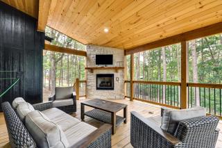 Stunning Cabin with Hot Tub, 1 Mi to Broken Bow Lake - Broken Bow - 8