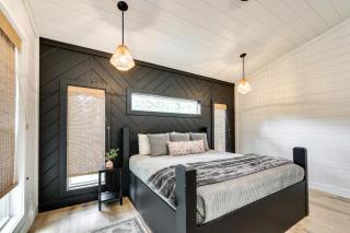 Stunning Cabin with Hot Tub, 1 Mi to Broken Bow Lake - Broken Bow - 1