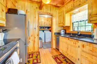 Secluded Oakland Cabin with Private Yard! - - 3