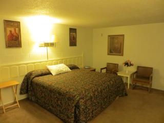 Holiday Lodge - Hawthorne - 4