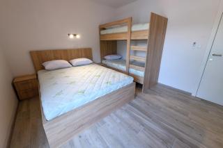 Lakeside Luxury Apartments - 4