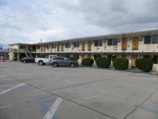 Holiday Lodge - Hawthorne - 8