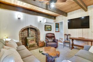 Peaceful Mt Hood Cabin with Hot Tub and Fire Pit! - Rhododendron - 9