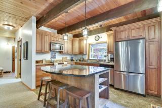Peaceful Mt Hood Cabin with Hot Tub and Fire Pit! - Rhododendron - 6